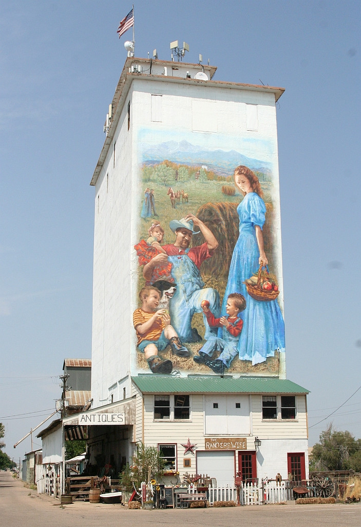 Mural on grain coop